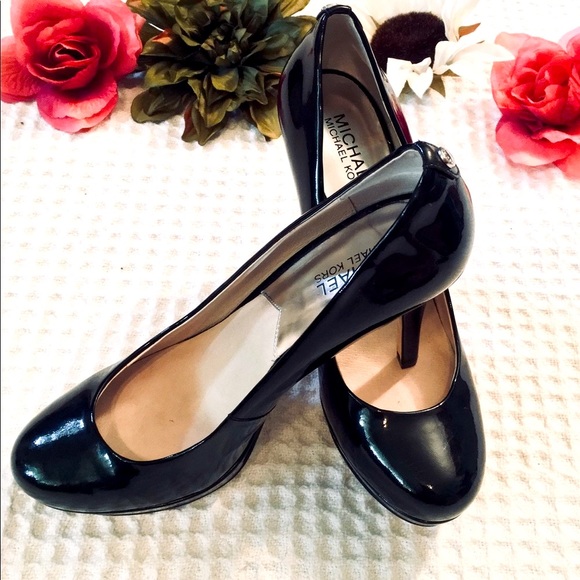 Michael-Michael Kors Black Patent Leather Stiletto - Picture 6 of 8